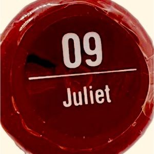 Broadway Colors | Matte Lip Lacquer 09 Juliet | Snow White Blood-Red Statement